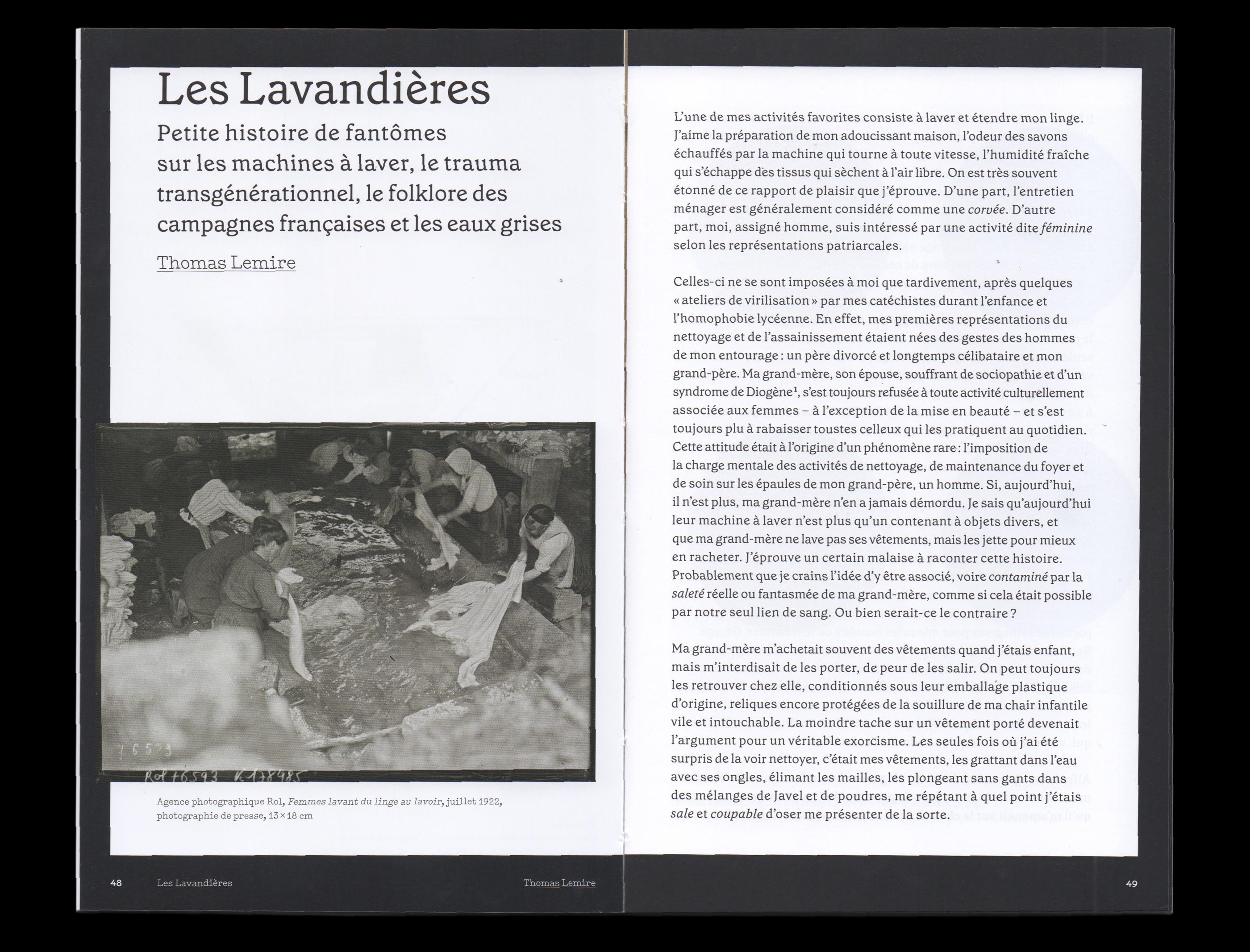 Double-page intérieure du catalogue de l'exposition